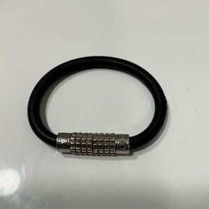 Louis Vuitton digit bracelet black leather silver hardware